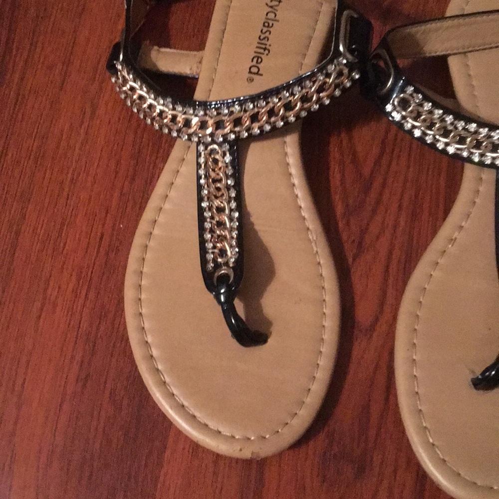 Sandals - Picture 3 of 3